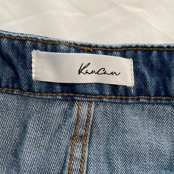 Nwt Kancan The Eleni Distressed Mom Jean Shorts Size 26 Medium Wash Denim — image 4 of 8